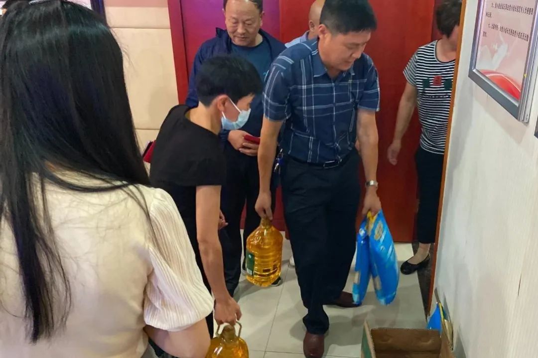 飲水思源，不忘社會責任——迅實科技情系家鄉(xiāng)公益行_浙江迅實科技有限公司_548298265.jpeg
