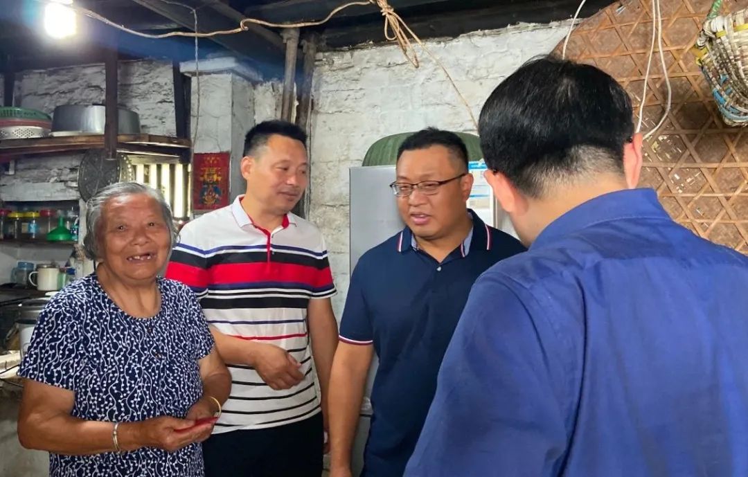 飲水思源，不忘社會責任——迅實科技情系家鄉(xiāng)公益行_浙江迅實科技有限公司_548303906.jpeg